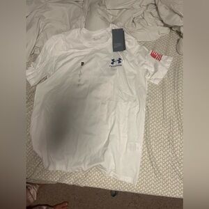 under amour tee shirt
